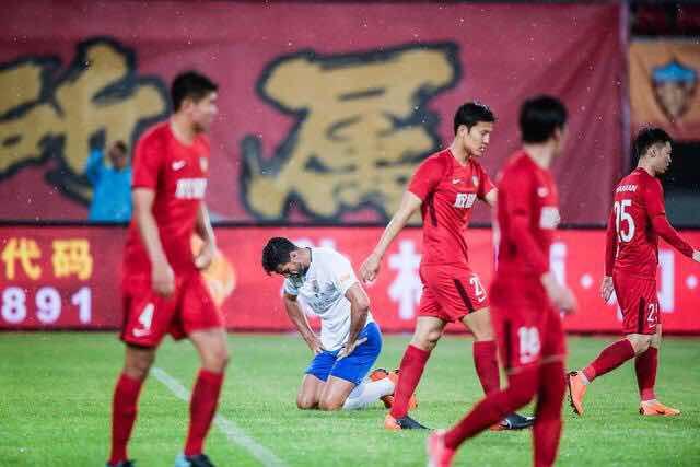  尤文客场遭绝平错失登顶良机